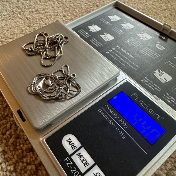 Sterling Silver Italy Box Chains 18 inch and 20 inch - Picture 5 of 5